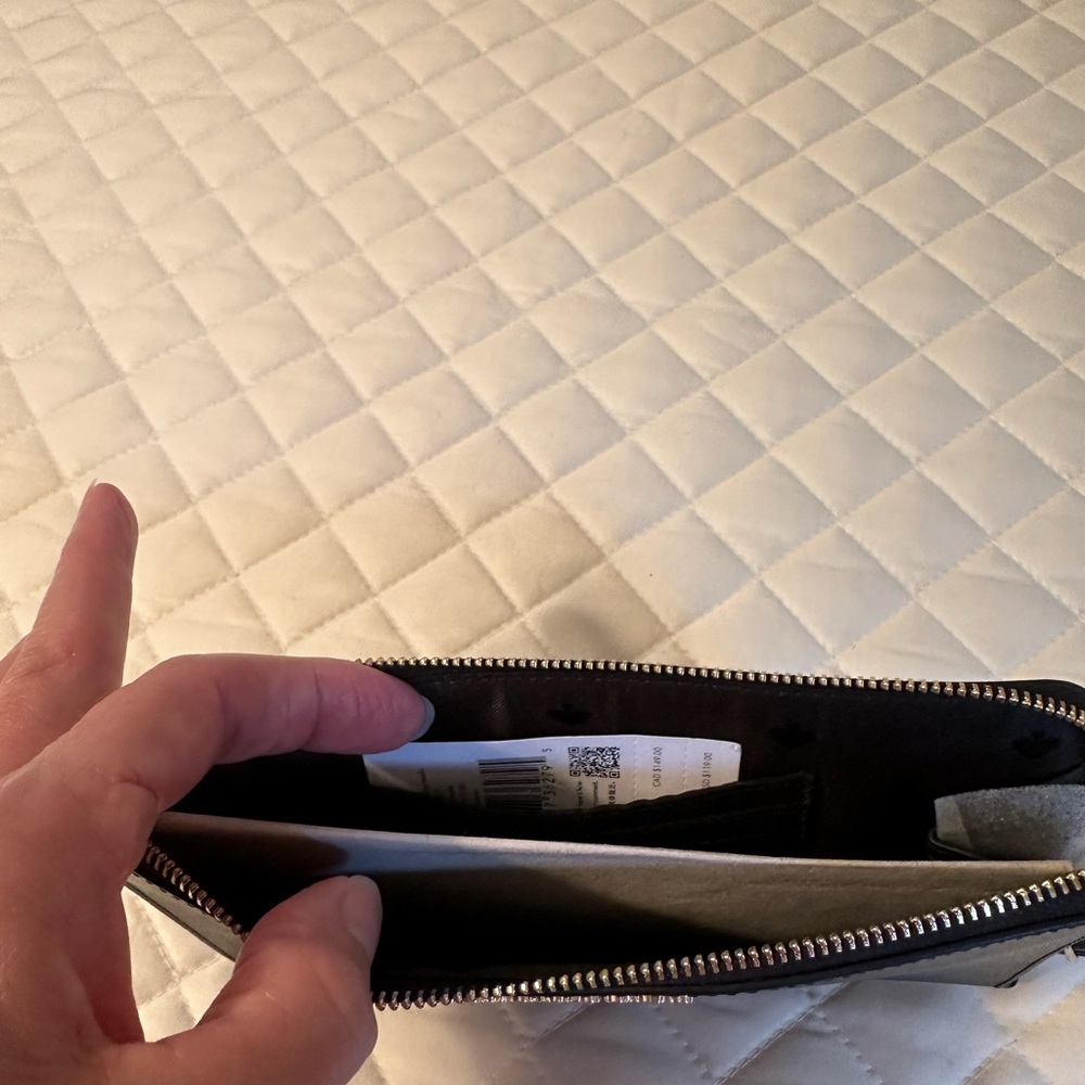 Kate Spade Wristlet - Picture 3 of 5